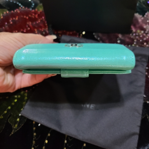 Chanel Iridescent Wallet - Picture 5 of 17